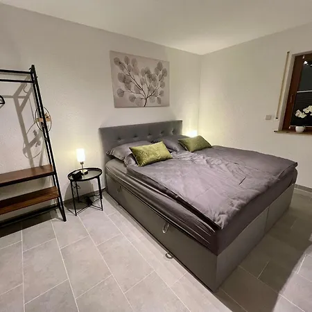Schoenes Ferienapartement In Feldrandlage *